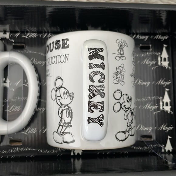 New Mickey/Minnie Mug Set - Picture 4 of 5